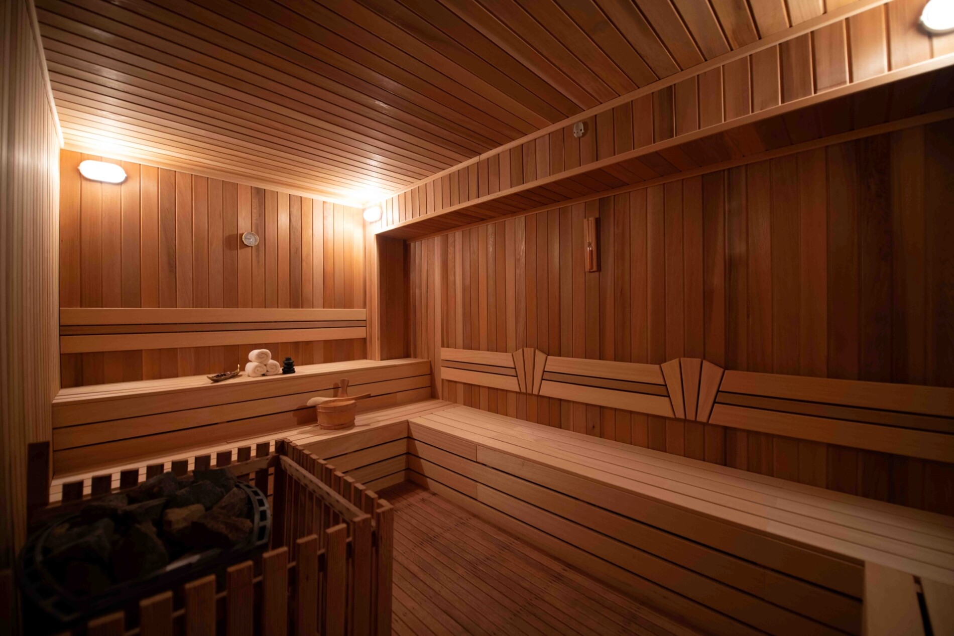 Sauna and steam room 2